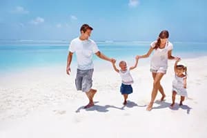 how to spend family holidays