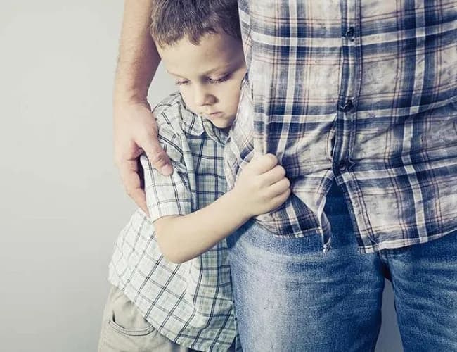 Timidesa infantil: com ajudar el meu fill/a