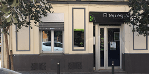 Fachada de El Teu Espai — Carrer de Rafael de Casanovas, 28, Santa Coloma de Gramenet